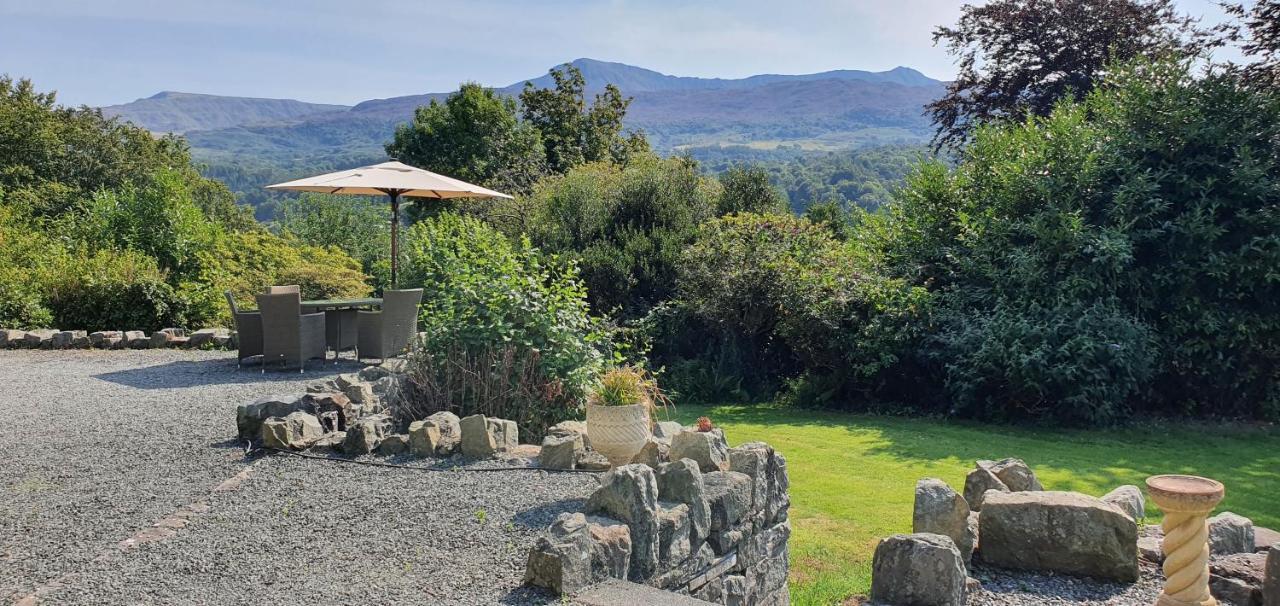 Large Mach Apartment At Pen Y Coed Hall Dolgellau Exterior foto
